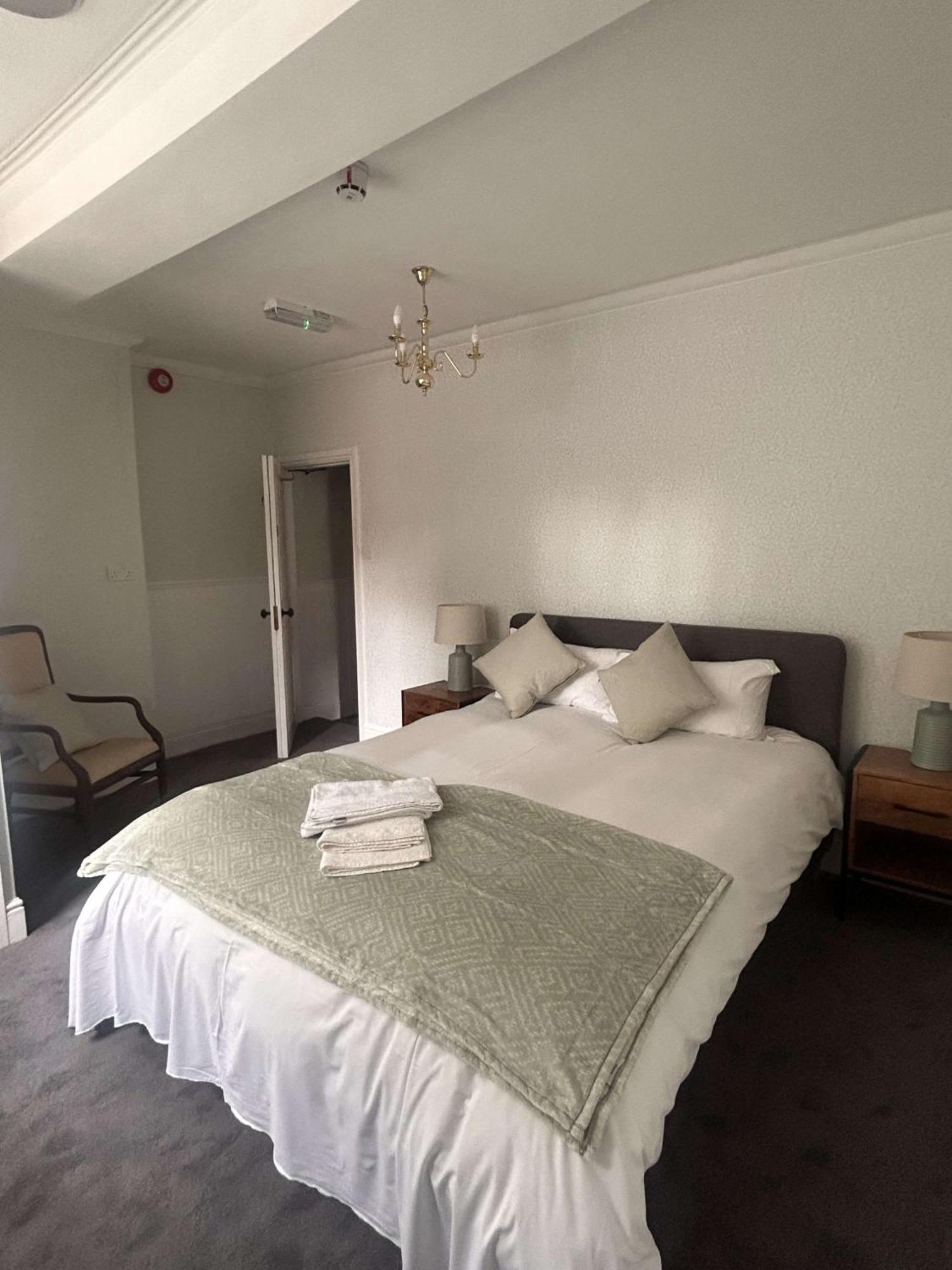 Отель Oyo Blenheim House Etwall Экстерьер фото