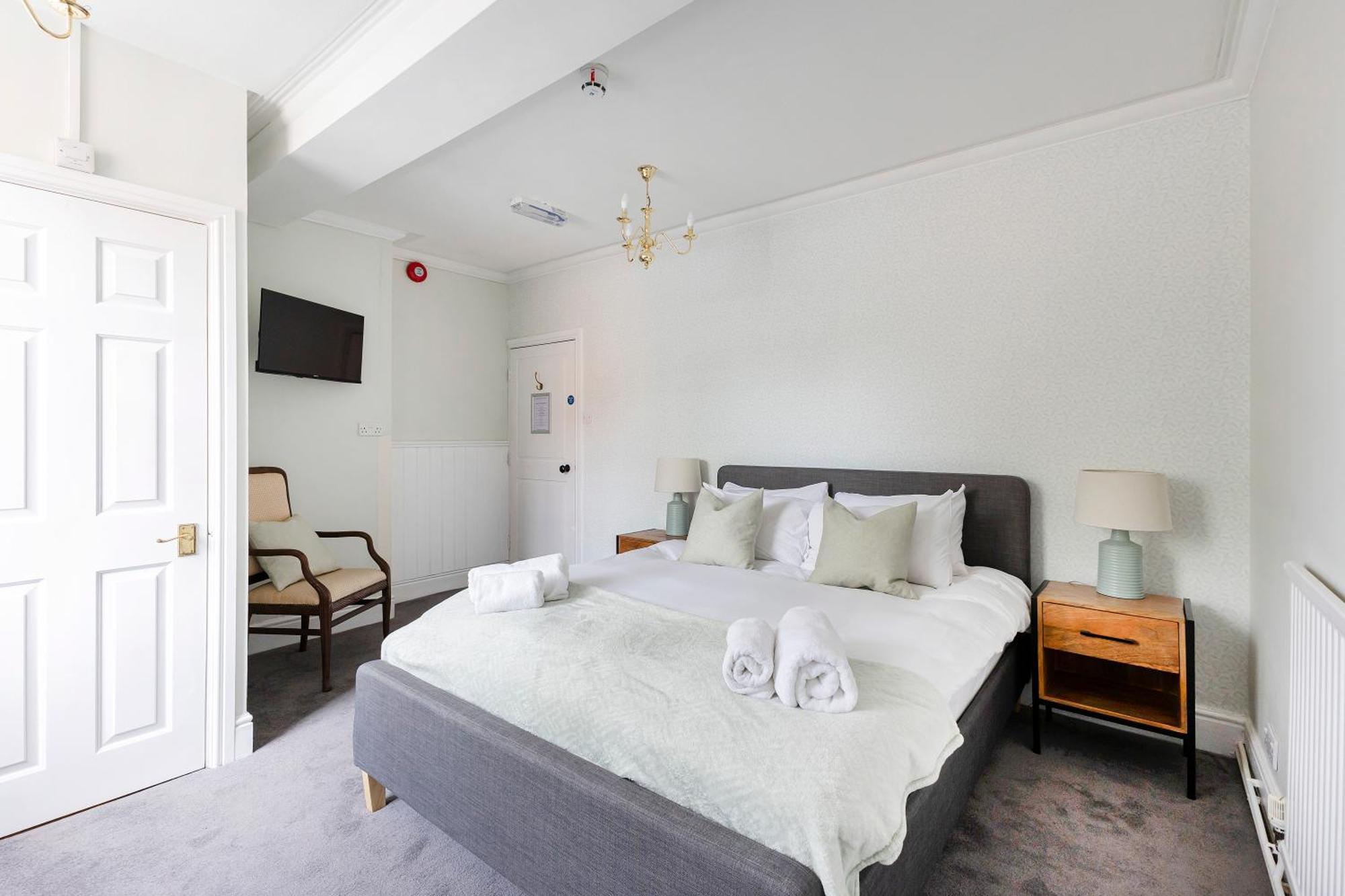 Отель Oyo Blenheim House Etwall Экстерьер фото