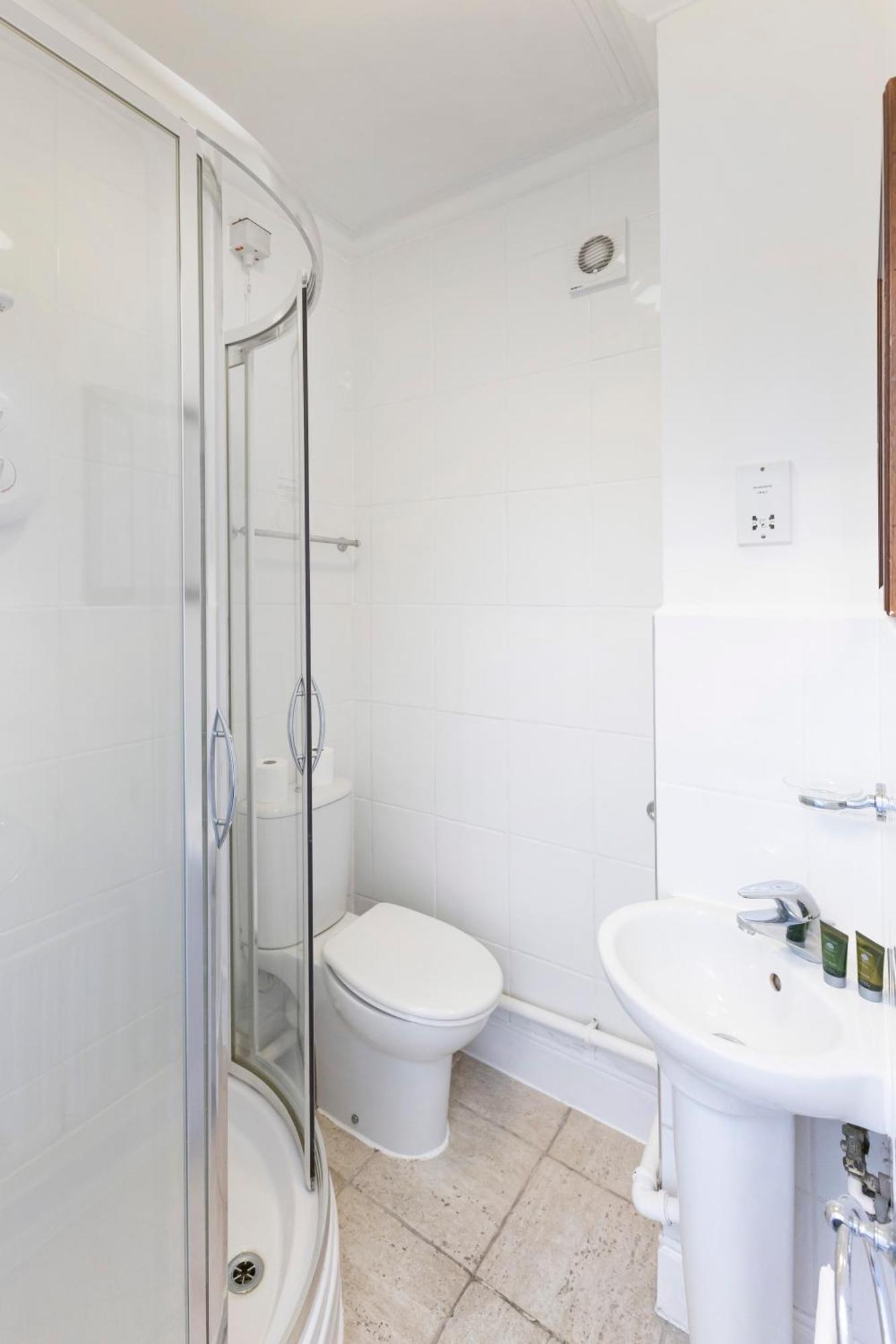 Отель Oyo Blenheim House Etwall Экстерьер фото