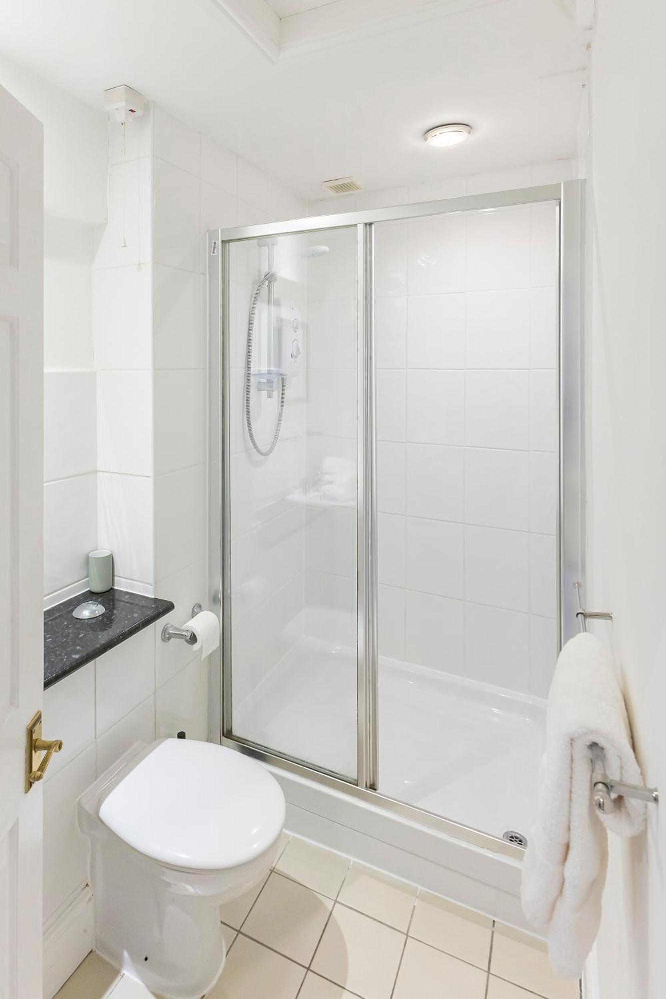 Отель Oyo Blenheim House Etwall Экстерьер фото