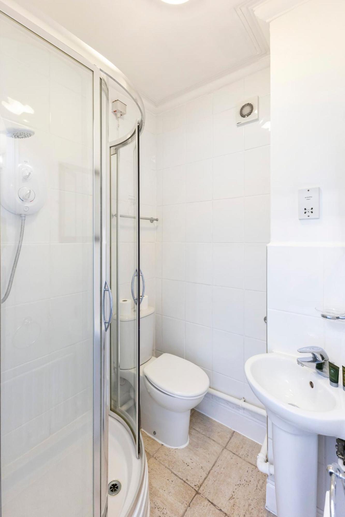 Отель Oyo Blenheim House Etwall Экстерьер фото